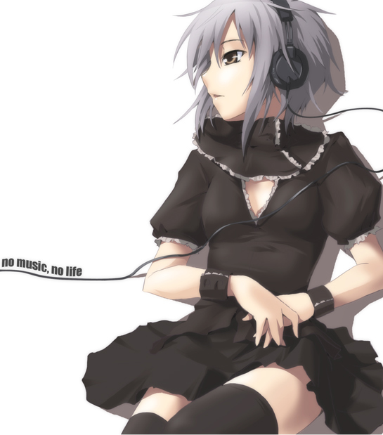 nagato yuki, suzumiya haruhi no yuuutsu, 00s, cuffs, dress, flat chest, gothic lolita, grey hair, headphones, lolita fashion, short hair, thighhighs, yellow eyes