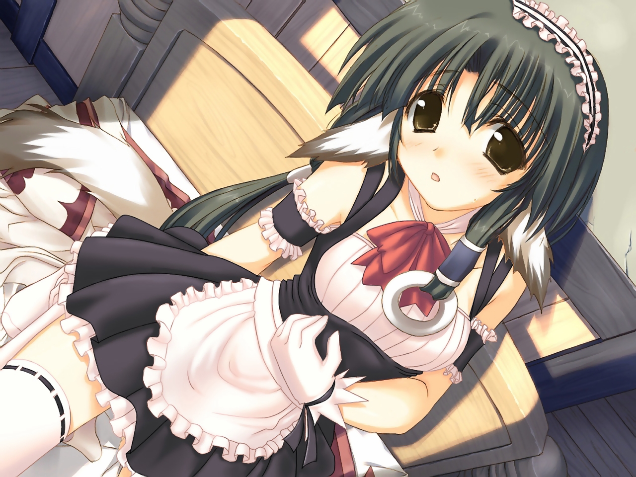 eruruu, utawarerumono, 00s, animal ears, blush, bow, brown eyes, brown hair, dog ears, green hair, long hair, maid, moe (phrase), ponytail