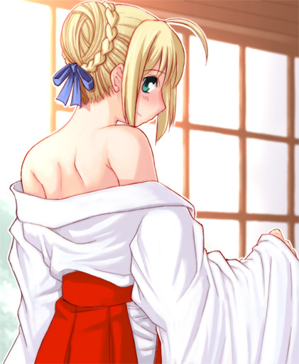 katatsuka kouji, artoria pendragon (fate), saber (fate), fate/stay night, fate (series), 00s, 1girl, ahoge, alternate costume, back, bare shoulders, blonde hair, female focus, green eyes, hair ribbon, hakama, hakama skirt, happy, japanese clothes, miko, off shoulder, red hakama, ribbon, skirt, smile, solo