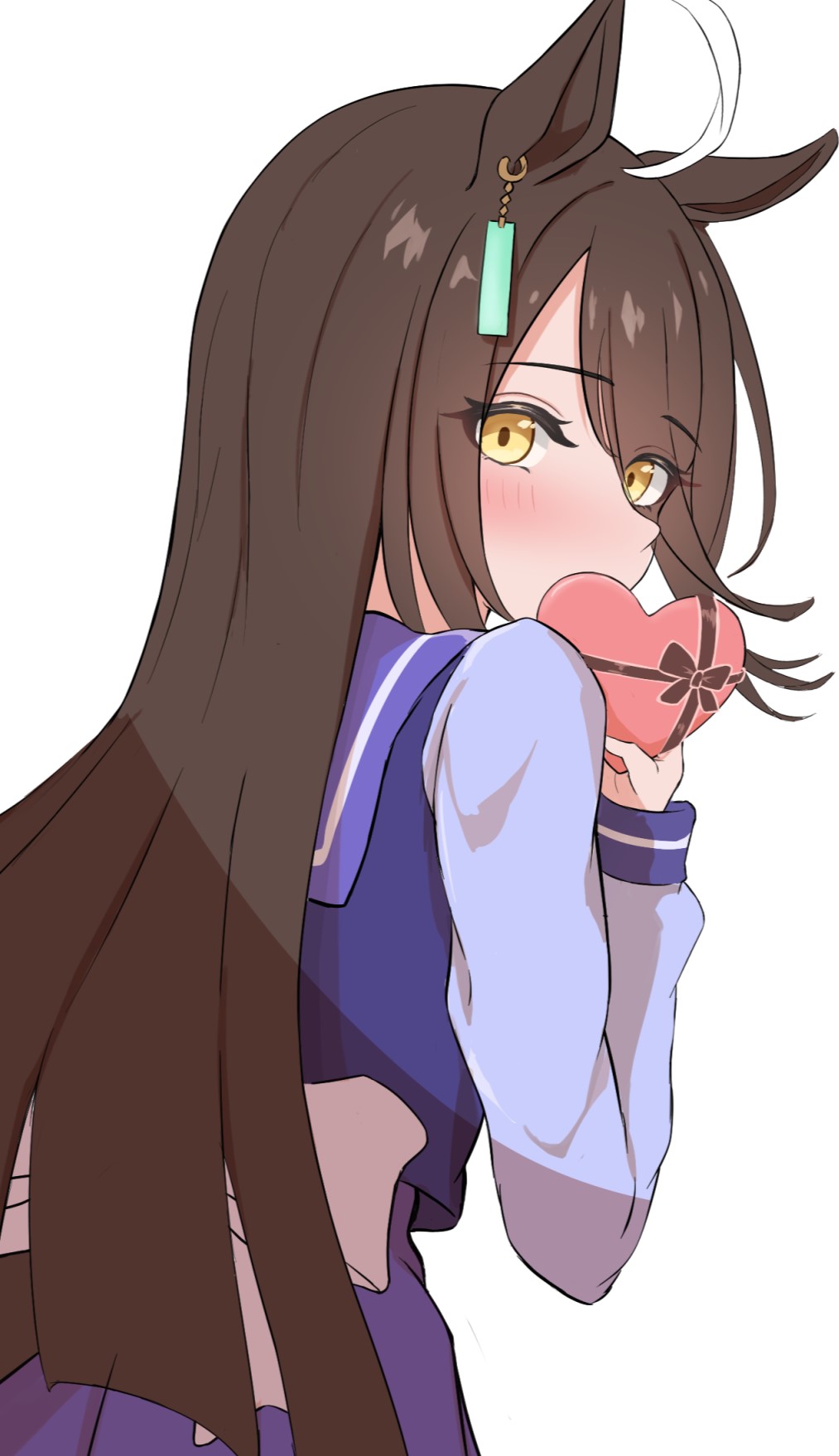 hojichabu, manhattan cafe (umamusume), umamusume, highres, 1girl, ahoge, animal ears, black hair, blush, bow, box, covering own mouth, ear ornament, ear tag, earrings, eyes visible through hair, gift, gift box, hair over one eye, hand up, heart-shaped box, holding, holding gift, horse ears, horse girl, jewelry, long bangs, long hair, long sleeves, looking back, multicolored hair, purple sailor collar, purple shirt, purple skirt, sailor collar, shirt, simple background, single earring, skirt, solo, very long hair, waist bow, white background, white bow, white hair, yellow eyes