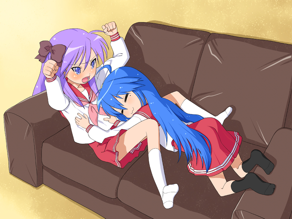 okina ika, hiiragi kagami, izumi konata, lucky star, 00s, 2girls, = =, blue hair, blush, couch, hug, mole, mole under eye, multiple girls, purple hair, school uniform, serafuku, yuri