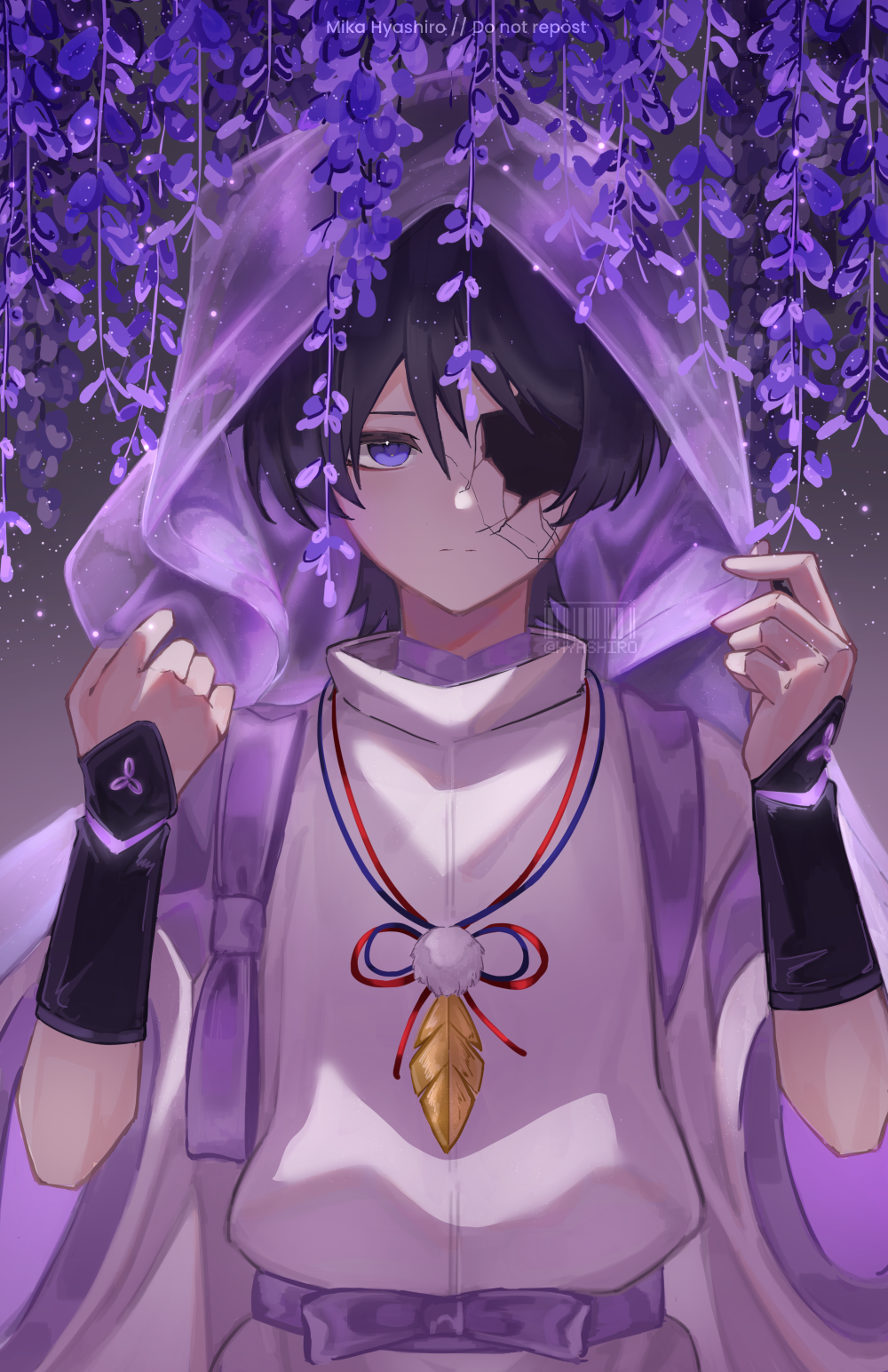hyashirowo, scaramouche (genshin impact), scaramouche (kabukimono) (genshin impact), genshin impact, clip studio paint (medium), highres, plant request, 1boy, armor, artist name, barcode, belt, black hair, blunt ends, bow, clothing cutout, cracked skin, feathers, grey background, hair between eyes, hands up, hole in face, japanese armor, japanese clothes, kariginu, kote, kurokote, layered sleeves, looking at viewer, male focus, outdoors, pom pom (clothes), purple belt, purple bow, purple eyes, purple sash, purple sleeves, sash, see-through clothes, see-through veil, shoulder cutout, solo, straight-on, string, tasuki, three-quarter sleeves, tsurime, twitter username, upper body, veil, white sleeves, wide sleeves, yellow feathers