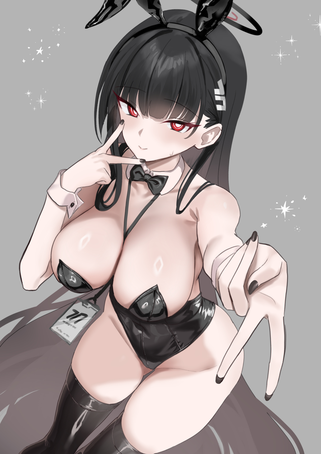 amano hagoromo, rio (blue archive), blue archive, highres, 1girl, animal ears, black hair, black leotard, black nails, blunt bangs, boots, breasts, cleavage, detached collar, fake animal ears, hair ornament, hairclip, leotard, long hair, looking at viewer, playboy bunny, red eyes, smile, solo, strapless, strapless leotard, thigh boots, v