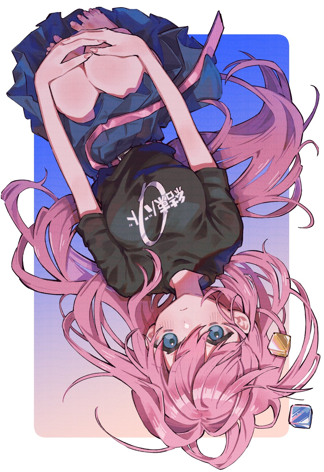 scripco, gotoh hitori, bocchi the rock!, highres, 1girl, belt, black shirt, blue background, blue eyes, blue skirt, blush, cube hair ornament, hair ornament, kessoku band, kessoku band t-shirt, long hair, looking at viewer, pink background, pink belt, pink hair, shirt, side ahoge, skirt, two-tone background, upside-down, white background