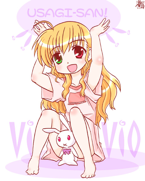 kairakuen umenoka, vivio, lyrical nanoha, mahou shoujo lyrical nanoha, mahou shoujo lyrical nanoha strikers, 00s, barefoot, blonde hair, heterochromia, long hair, solo