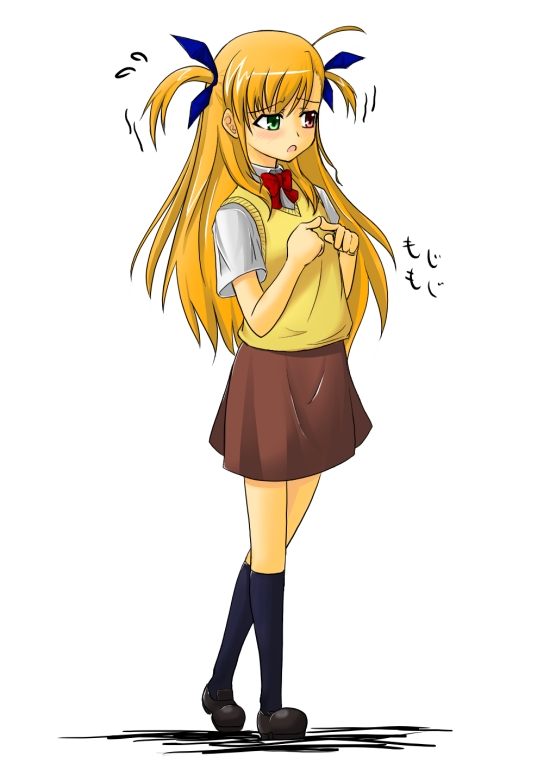 vivio, lyrical nanoha, mahou shoujo lyrical nanoha, mahou shoujo lyrical nanoha strikers, 00s, heterochromia, school uniform, serafuku, solo