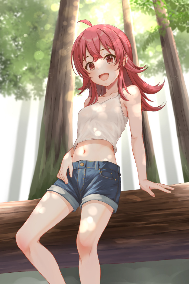 ca paria, komiya kaho, idolmaster, idolmaster shiny colors, commentary request, 1girl, ahoge, arm support, bare legs, blush, camisole, collarbone, crop top, denim, denim shorts, feet out of frame, flipped hair, forest, long hair, looking at viewer, nature, navel, outdoors, red eyes, red hair, short shorts, shorts, smile, solo, stomach, white camisole