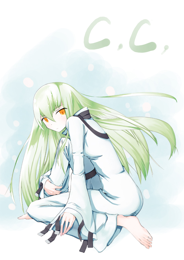 kunagisa hou, c.c., code geass, 00s, 1girl, barefoot, bodysuit, character name, female focus, from side, full body, green hair, long hair, long sleeves, looking at viewer, looking to the side, robe, solo, straitjacket, very long hair, yellow eyes