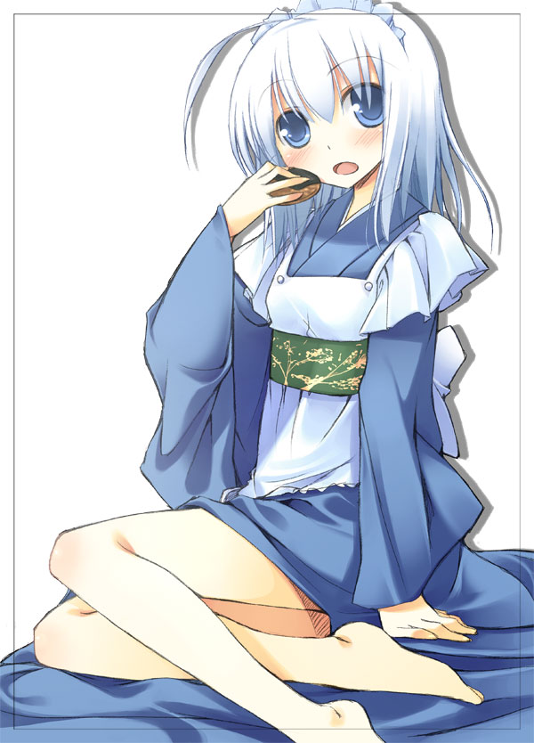 jirou (chekoro), original, silver hair, 1girl, :o, ahoge, bare legs, barefoot, blanket, blue eyes, blush, female focus, full body, japanese clothes, kimono, long sleeves, looking at viewer, maid, nose blush, open mouth, sash, short hair, simple background, sitting, solo, wa maid, white background, yokozuwari