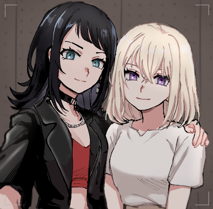 penguinbu, misumi uika, yahata umiri, bang dream!, bang dream! it's mygo!!!!!, commentary request, 2girls, black choker, black jacket, blonde hair, blue eyes, breasts, choker, closed mouth, hair between eyes, hand on another's shoulder, jacket, jewelry, medium breasts, medium hair, multiple girls, necklace, purple eyes, red shirt, selfie, shirt, short sleeves, white shirt