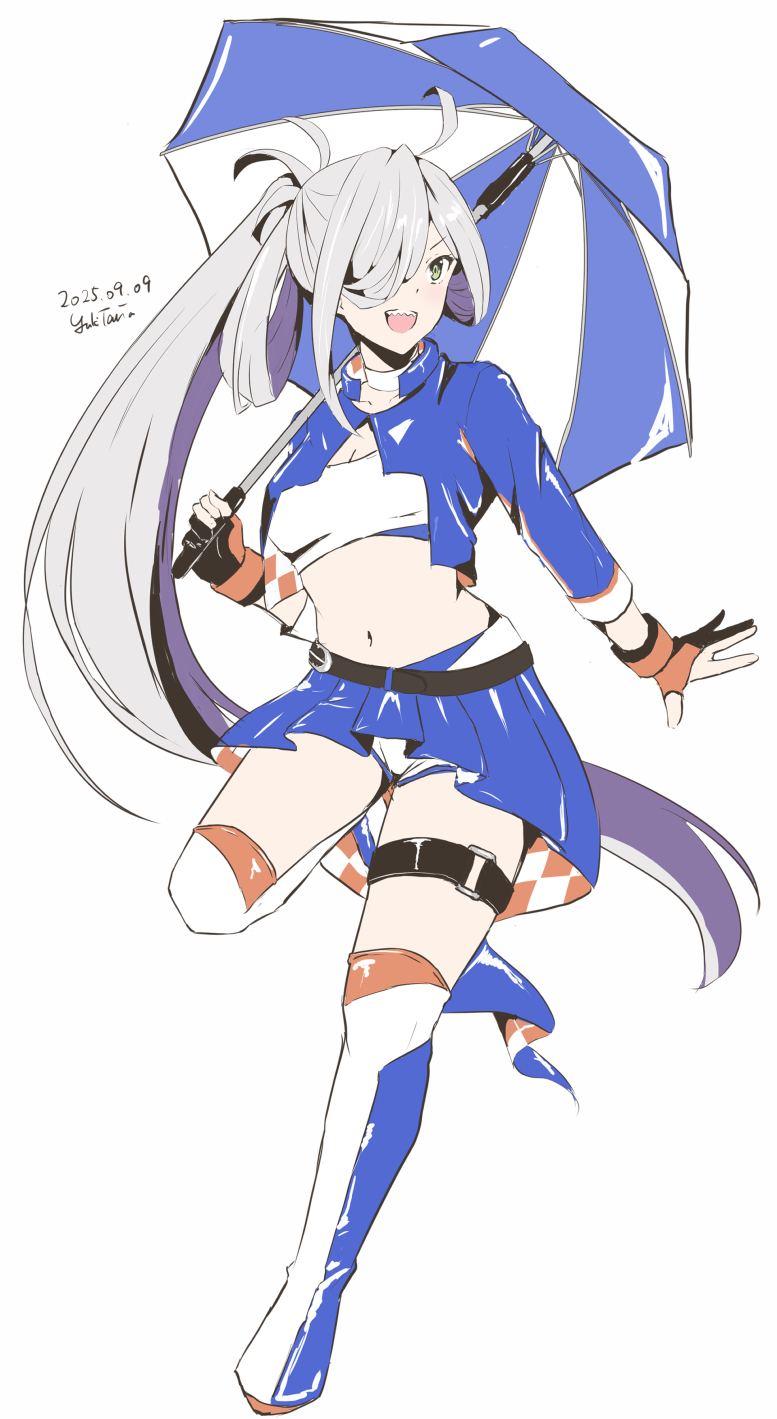 taira yuuki, akigumo (kancolle), akigumo kai ni (kancolle), akigumo kai ni (race queen) (kancolle), asashimo (kancolle), kantai collection, highres, 1girl, ahoge, akigumo (kancolle) (cosplay), akigumo kai ni (kancolle) (cosplay), bandeau, blue boots, blue jacket, blue skirt, boots, choker, cosplay, cropped jacket, dated, full body, gloves, grey eyes, grey hair, hair over one eye, holding, holding umbrella, jacket, knee boots, leg up, long hair, long sleeves, looking at viewer, midriff, navel, open mouth, partially fingerless gloves, ponytail, race queen, sharp teeth, simple background, skirt, smile, solo, standing, standing on one leg, teeth, thigh strap, umbrella, white background, white bandeau, white choker