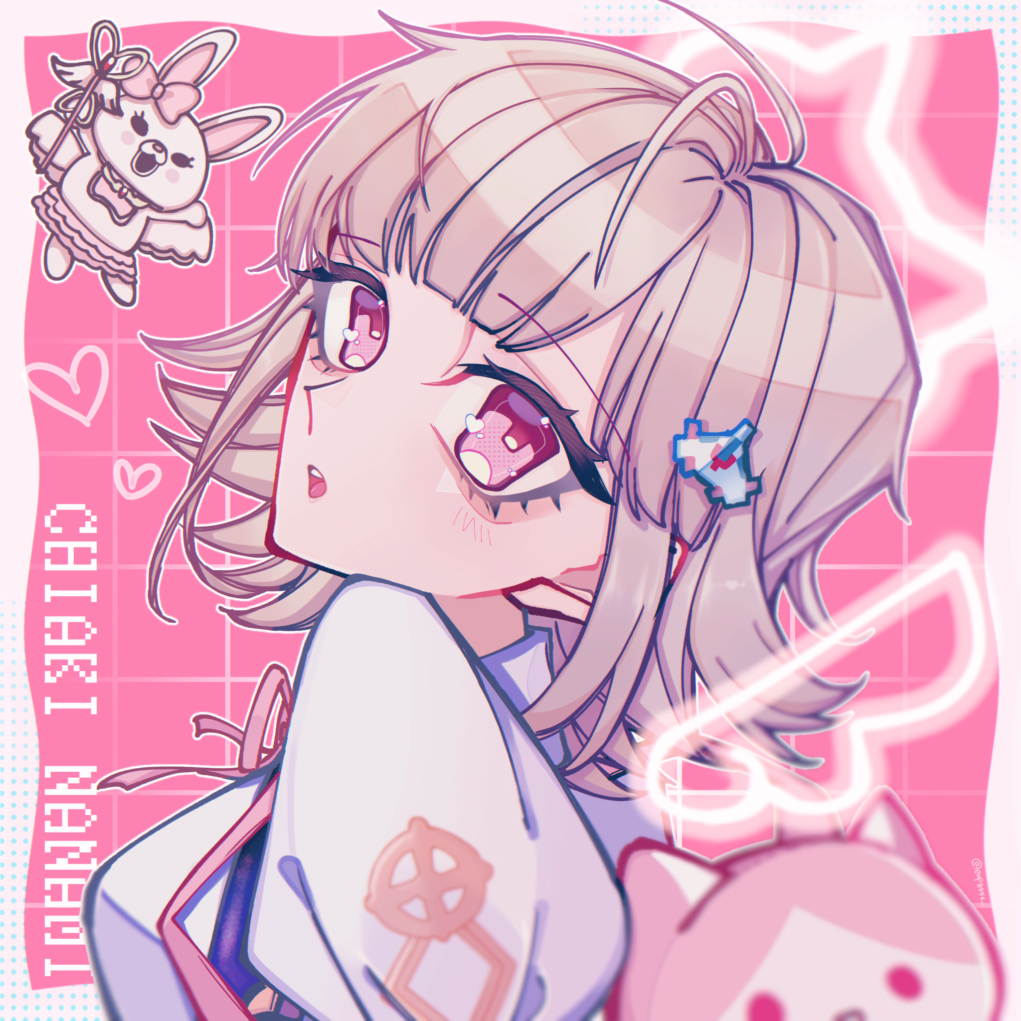meta akira, nanami chiaki, usami (danganronpa), danganronpa (series), danganronpa 2: goodbye despair, highres, 1girl, :o, animal bag, blush, brown hair, cat bag, character name, hair ornament, heart, medium hair, neck ribbon, pink background, pink eyes, pink ribbon, puffy short sleeves, puffy sleeves, ribbon, short sleeves, solo