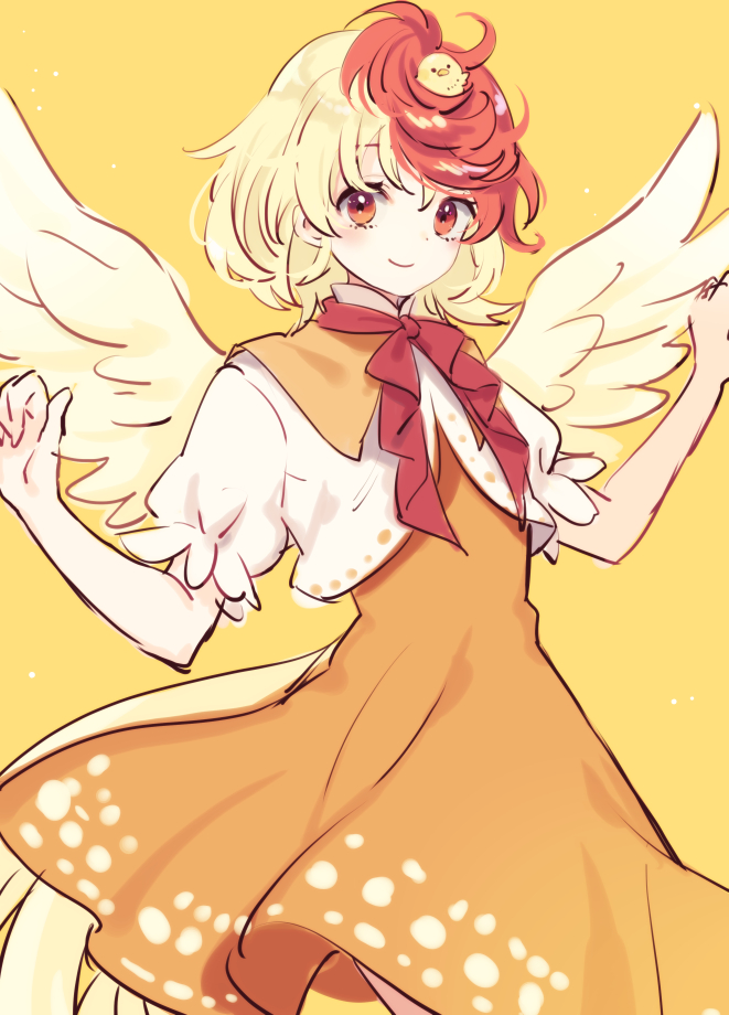 tomobe kinuko, niwatari kutaka, touhou, commentary, english commentary, 1girl, animal, animal on head, baby animal, beak, bird, bird girl, bird on head, bird tail, bird wings, blonde hair, bow, bowtie, chick, closed mouth, cowboy shot, dress, feathered wings, hair between eyes, hands up, looking at viewer, mandarin collar, multicolored hair, on head, orange dress, puffy short sleeves, puffy sleeves, red bow, red bowtie, red eyes, red hair, shirt, short hair, short sleeves, simple background, smile, solo, standing, tail, two-tone hair, white shirt, wings, yellow background