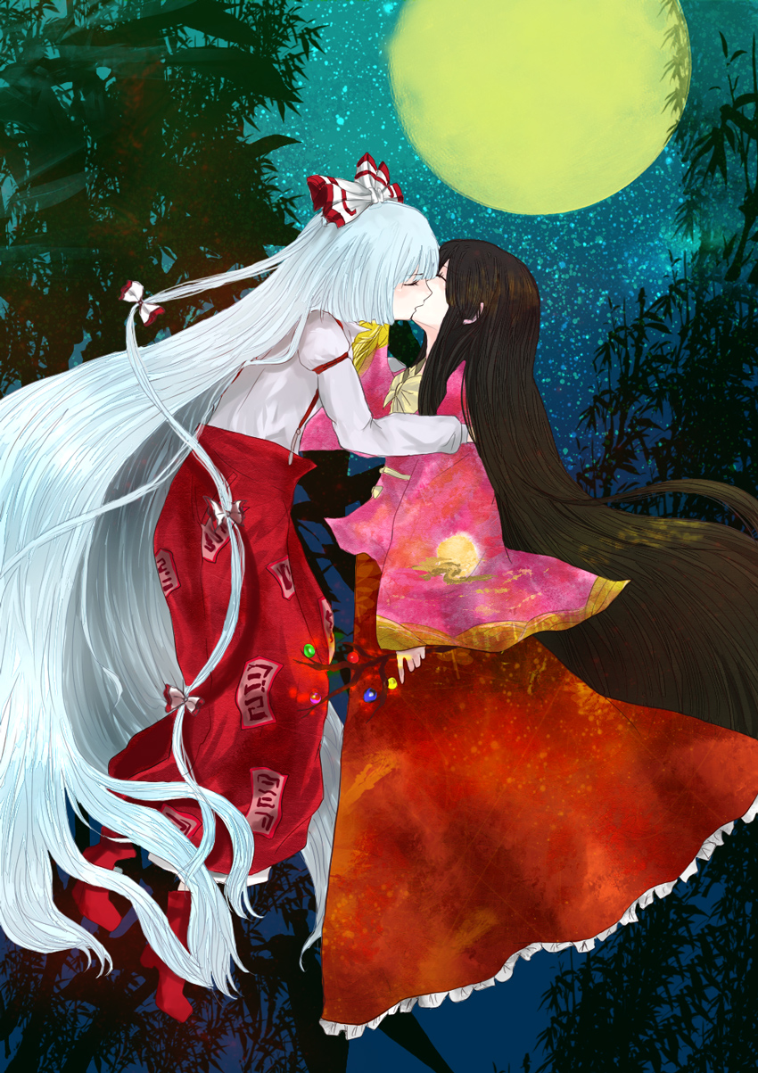 chiri (o9o9), fujiwara no mokou, houraisan kaguya, touhou, bad id, bad pixiv id, highres, 2girls, black hair, female focus, hair ribbon, kiss, long hair, moon, multiple girls, ribbon, white hair, yuri
