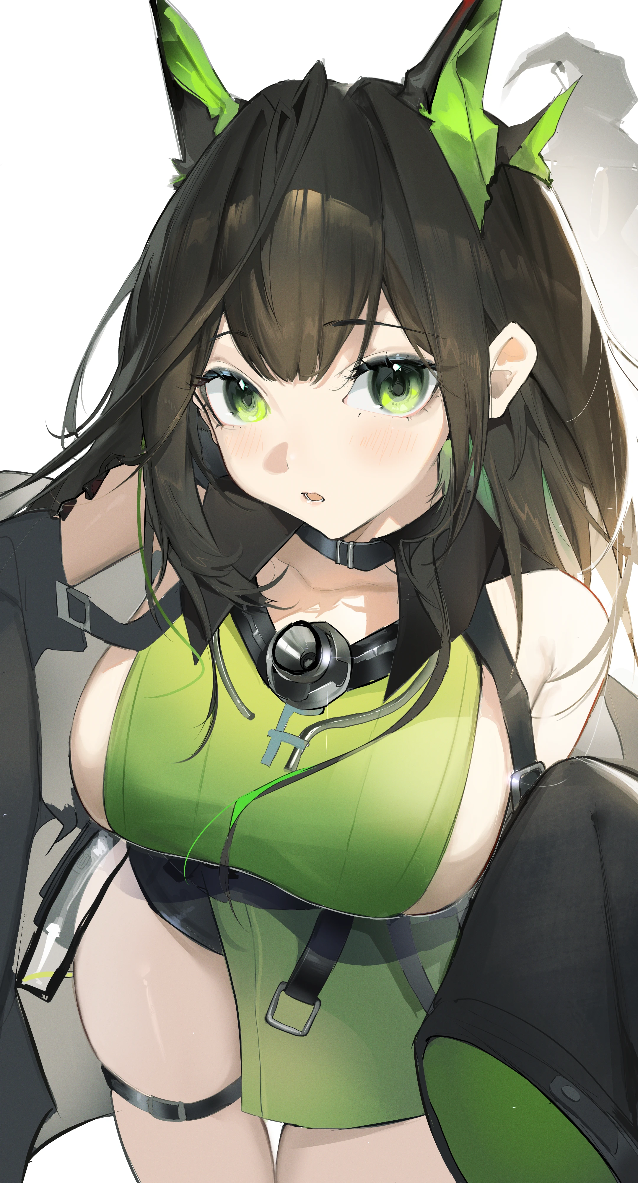 akiyama-mon, mon3tr (arknights), arknights, absurdres, chinese commentary, commentary request, highres, 1girl, ahoge, bare shoulders, black choker, black hair, black jacket, blush, breasts, choker, collarbone, colored inner hair, cowboy shot, green eyes, green hair, green shirt, huge ahoge, jacket, large breasts, long hair, looking at viewer, multicolored hair, off shoulder, parted lips, shirt, simple background, sleeveless, sleeveless shirt, solo, standing, thigh strap, white background