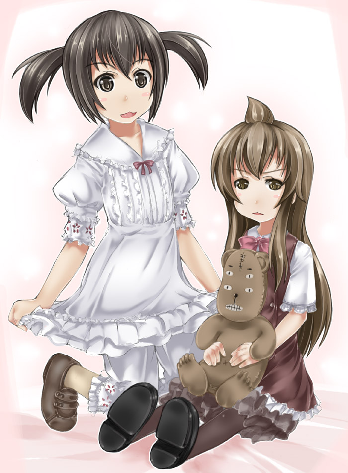 abubu, minami chiaki, minami kana, minami-ke, 00s, 2girls, aged down, ahoge, brown eyes, brown hair, long hair, multiple girls, siblings, sisters, stuffed animal, stuffed toy, teddy bear, thighhighs, twintails