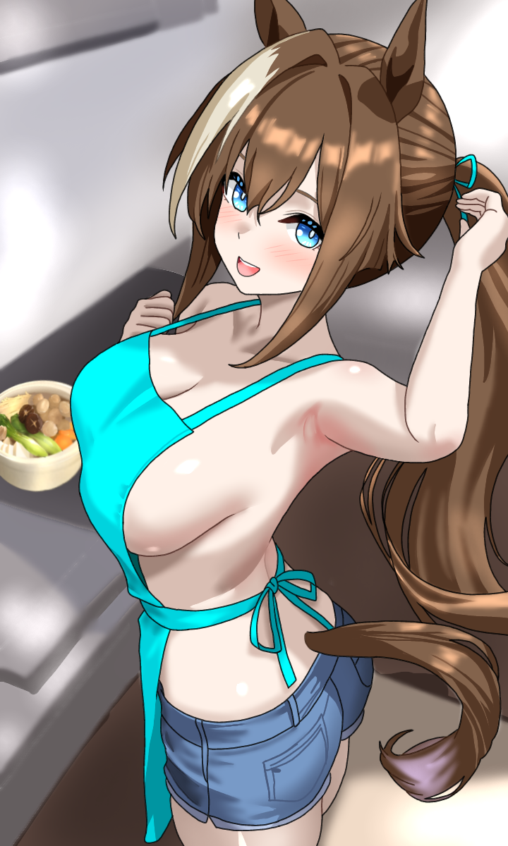 haiwo, cheval grand (umamusume), umamusume, commentary request, highres, 1girl, alternate hair length, alternate hairstyle, animal ears, apron, arms up, blue eyes, blue shorts, blush, breasts, brown hair, denim, denim shorts, hair intakes, horse ears, horse girl, horse tail, large breasts, long hair, looking at viewer, nearly naked apron, open mouth, ponytail, shorts, sideboob, smile, solo, tail, teeth, thighs, upper teeth only, white streaks