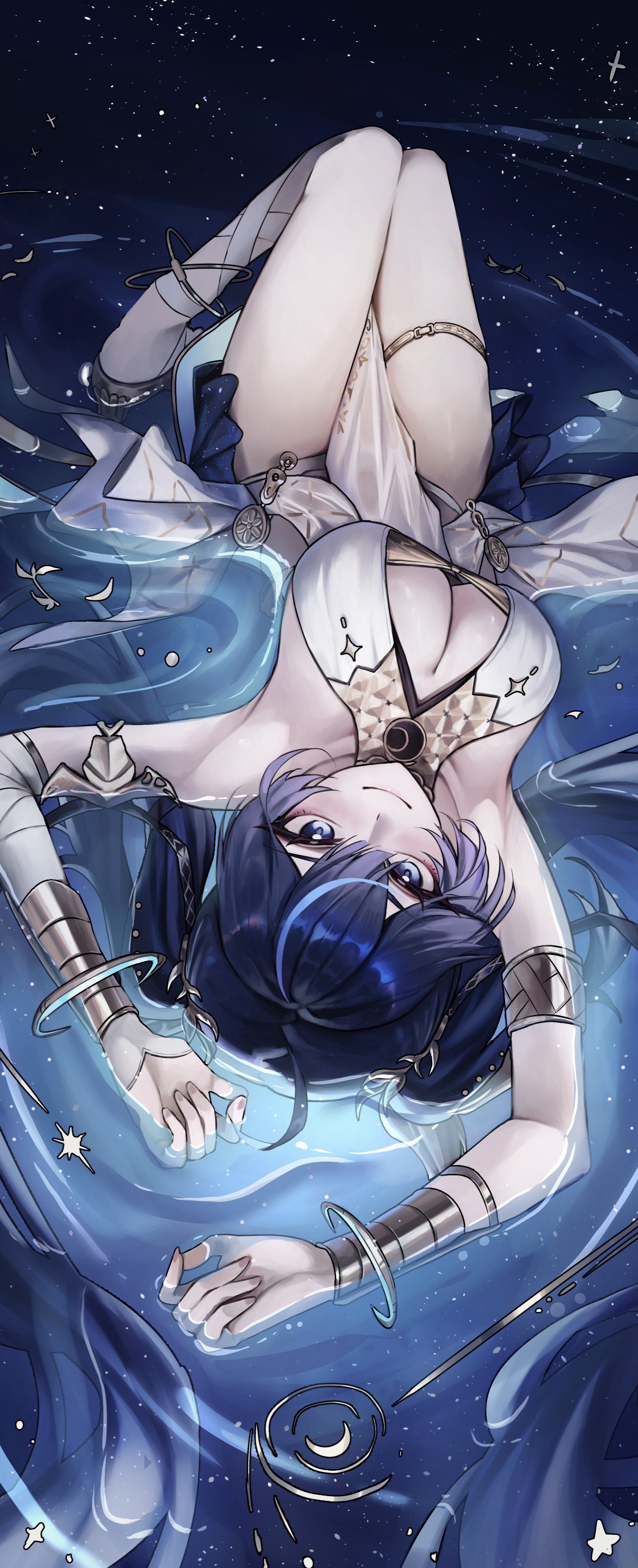 ninney5, iuno (wuthering waves), wuthering waves, absurdres, highres, ancient greek clothes, arm armor, armlet, blue eyes, blue hair, gold bra, greco-roman clothes, jewelry, looking at viewer, lying, on back, smile, thighlet, water