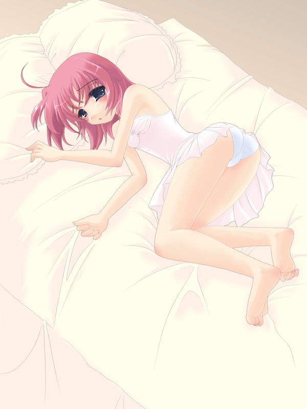 frapowa, caro ru lushe, lyrical nanoha, mahou shoujo lyrical nanoha, mahou shoujo lyrical nanoha strikers, 00s, barefoot, bed, feet, loli, panties, soles, solo, toes, underwear, white panties