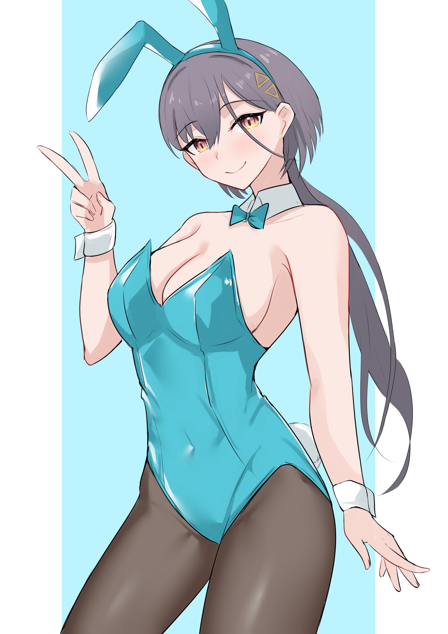 ixianim, katsuragi izumi, link! like! love live!, love live!, commentary, highres, 1girl, alternate costume, animal ear hairband, animal ears, bare shoulders, black pantyhose, blue background, blue hairband, blue leotard, breasts, cleavage, closed mouth, covered navel, cowboy shot, fake animal ears, grey hair, hair ornament, hairband, large breasts, leotard, long hair, orange hair, pantyhose, pillarboxed, playboy bunny, rabbit ear hairband, rabbit ears, simple background, smile, solo, split mouth, standing, strapless, strapless leotard, triangle hair ornament, v, virtual youtuber, white wrist cuffs, wolf cut, wrist cuffs