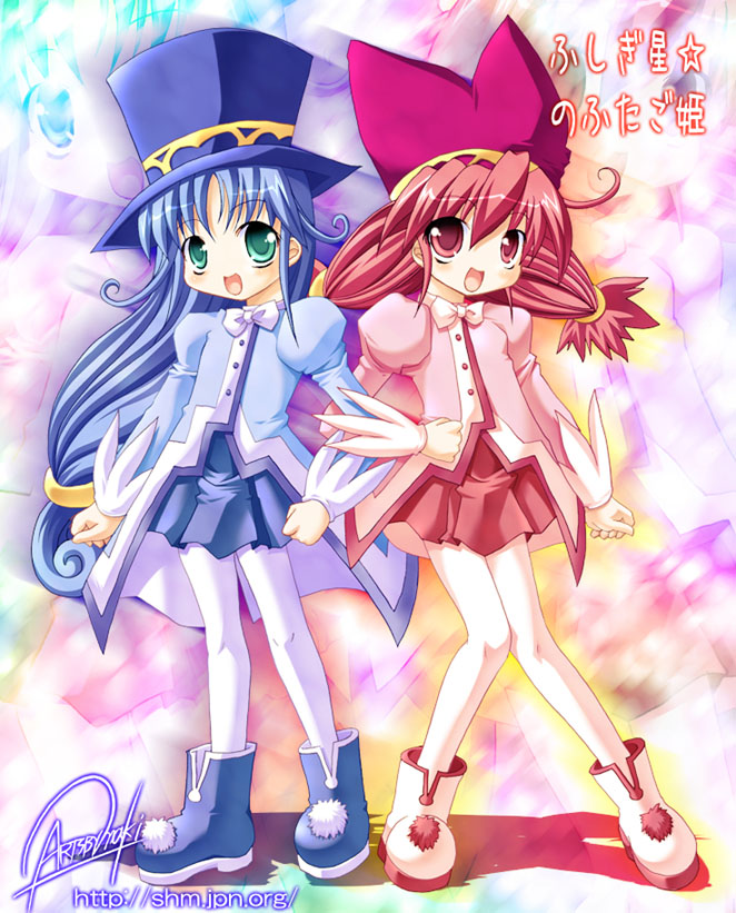 maki (seventh heaven maxion), fine (futagohime), rein (futagohime), fushigiboshi no futago hime, 00s, 2girls, :d, ankle boots, blue hair, blue skirt, boots, full body, green eyes, hat, long sleeves, looking at viewer, multiple girls, open mouth, pantyhose, pleated skirt, red eyes, red hair, red skirt, short hair, skirt, smile, standing, top hat
