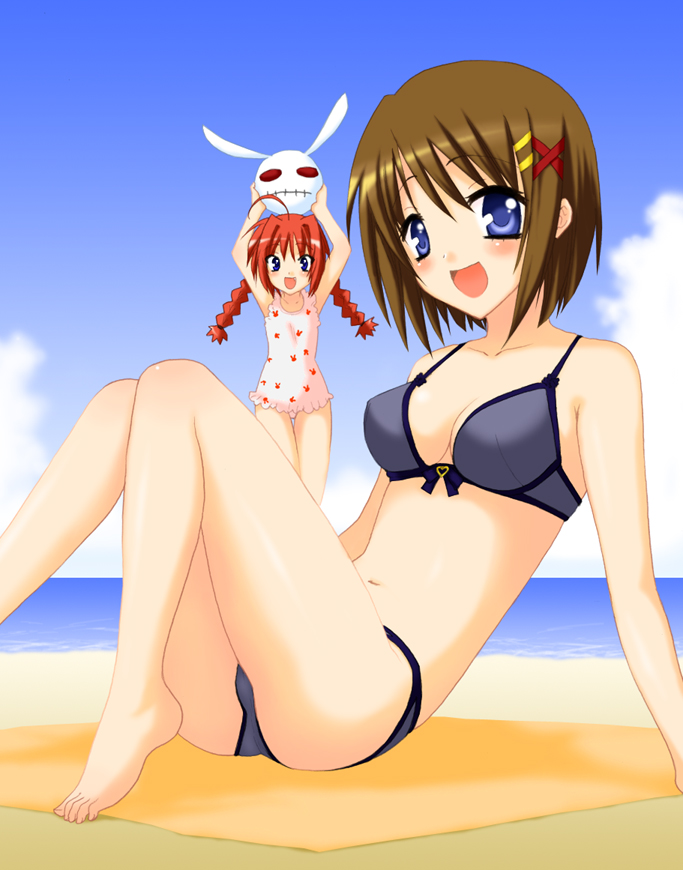 saki chisuzu, vita (nanoha), yagami hayate, lyrical nanoha, mahou shoujo lyrical nanoha, mahou shoujo lyrical nanoha strikers, 00s, 2girls, animal print, barefoot, bikini, day, feet, multiple girls, one-piece swimsuit, rabbit print, swimsuit