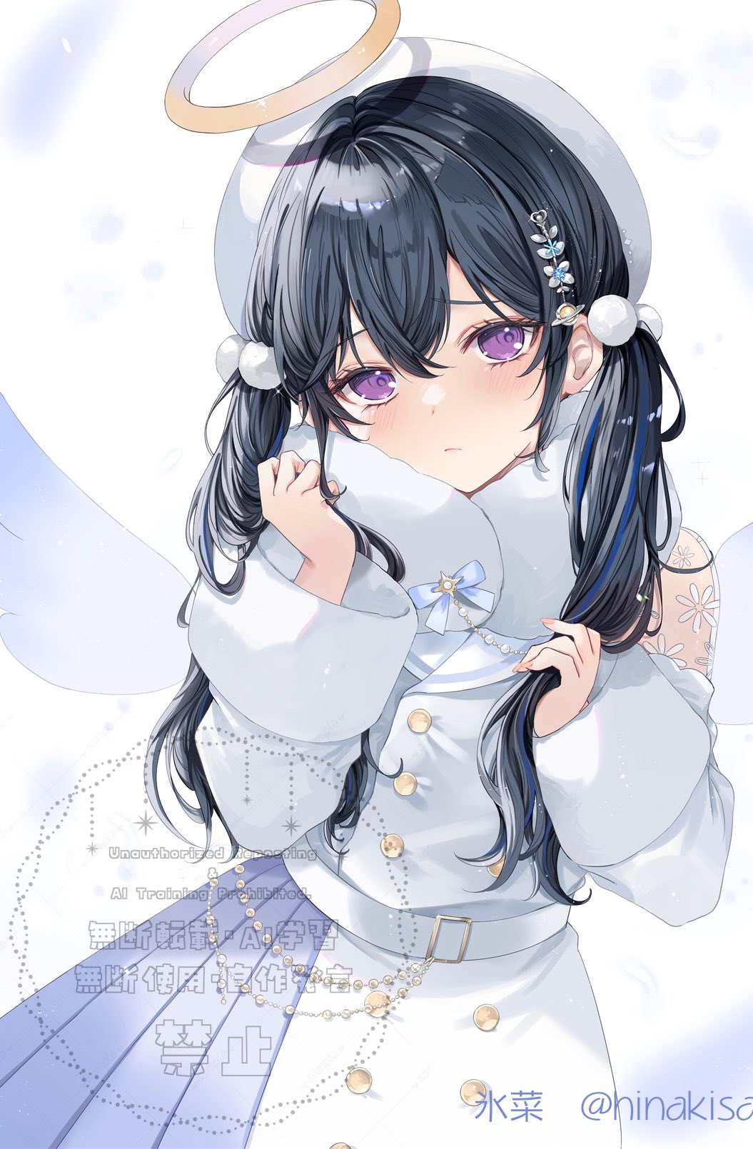 hinakisara, ichinose uruha, vspo!, highres, 1girl, beret, black hair, blue hair, blush, clothing cutout, coat, fur collar, fur scarf, fur trim, hair ornament, hat, long hair, long sleeves, looking at viewer, low twintails, multicolored hair, pom pom (clothes), pom pom hair ornament, purple eyes, shoulder cutout, simple background, solo, streaked hair, twintails, upper body, virtual youtuber, white background, white coat
