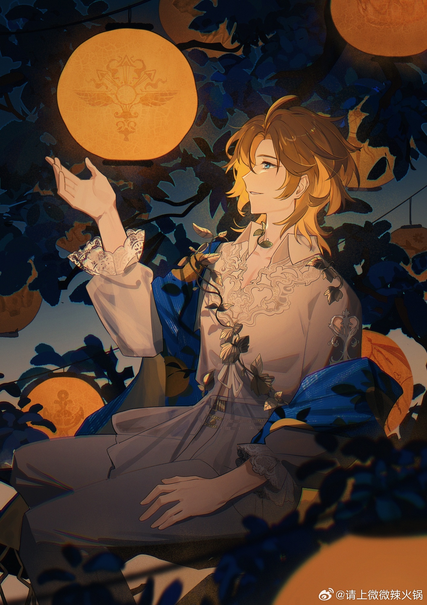 lars rorschach, lovebrush chronicles, chinese commentary, highres, 1boy, :d, ahoge, aqua eyes, blonde hair, blue shawl, collared shirt, curtained hair, dusk, emblem, feet out of frame, fine art parody, full moon, glowing, grey pants, hair between eyes, hand on own thigh, hand up, lace-trimmed sleeves, lace trim, leaf print, long shirt, long sleeves, looking at object, male focus, moon, official alternate costume, open collar, open mouth, orb, pants, parody, parted lips, plant, profile, qing shang weiwei la huoguo, see-through clothes, see-through shirt, shawl, shirt, short hair, sitting, smile, solo, the lantern bearers (painting), tree, vines, watermark, weibo watermark, white shirt