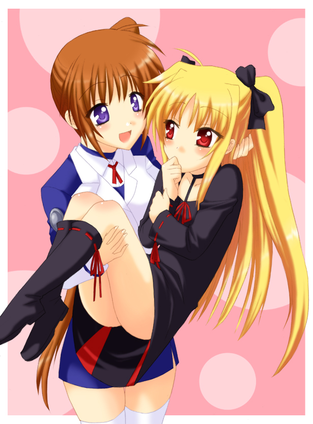 saki chisuzu, fate testarossa, takamachi nanoha, lyrical nanoha, mahou shoujo lyrical nanoha, mahou shoujo lyrical nanoha strikers, 00s, 2girls, blonde hair, carrying, military, military uniform, multiple girls, princess carry, side ponytail, thighhighs, time paradox, twintails