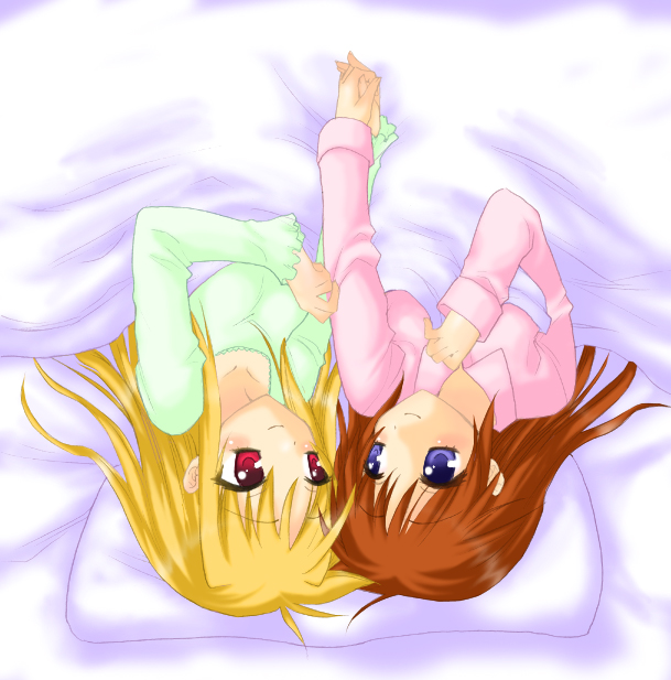saki chisuzu, fate testarossa, takamachi nanoha, lyrical nanoha, mahou shoujo lyrical nanoha, mahou shoujo lyrical nanoha strikers, 00s, 2girls, bed, bed sheet, blonde hair, blue eyes, brown hair, holding hands, long hair, long sleeves, looking at another, lying, multiple girls, pajamas, pillow, red eyes, shared blanket, smile, under covers, upside-down, yuri