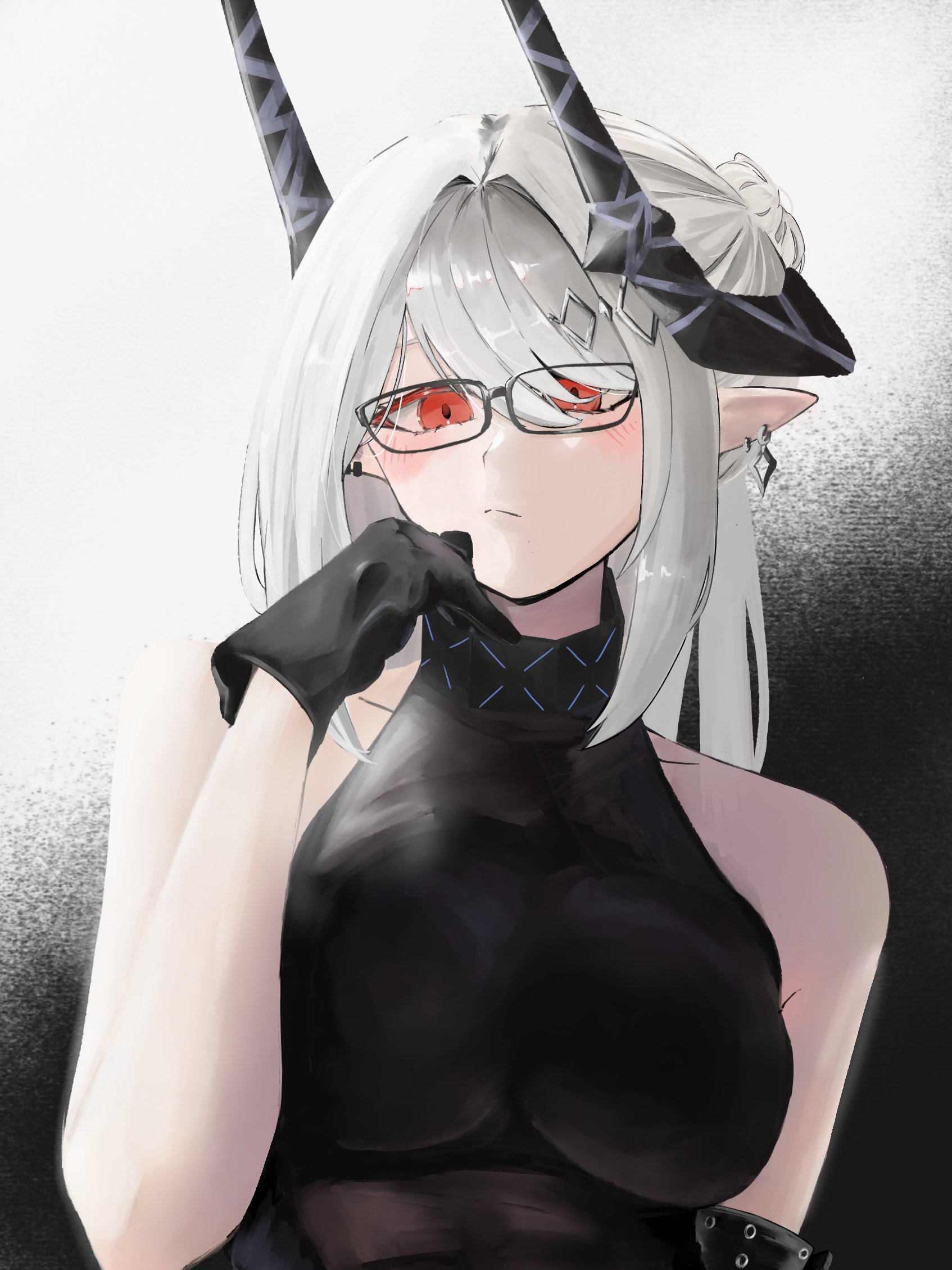 infection monitor (arknights), mudrock (arknights), arknights, highres, 1girl, bare shoulders, bespectacled, black-framed eyewear, black gloves, black horns, black shirt, breasts, closed mouth, earrings, glasses, gloves, grey hair, hair over one eye, horns, jewelry, light blush, long hair, looking at viewer, medium breasts, nuraneko (akatoshiro o), orange eyes, pointy ears, shirt, sleeveless, sleeveless shirt, solo, upper body