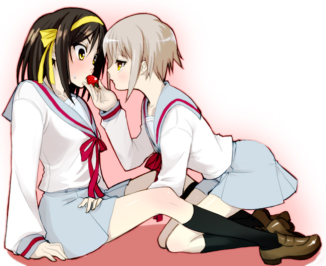 takano saki, nagato yuki, suzumiya haruhi, suzumiya haruhi no yuuutsu, 00s, 2girls, blush, brown hair, eye contact, food, fruit, kneehighs, loafers, looking at another, multiple girls, school uniform, serafuku, shoes, short hair, socks, strawberry, yuri