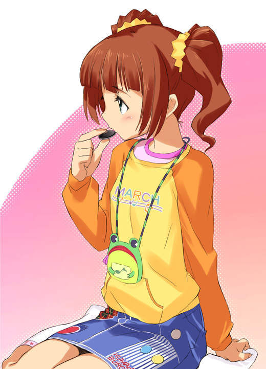 kawata hisashi, takatsuki yayoi, idolmaster, idolmaster (classic), idolmaster 1, 00s, 1girl, brown hair, eating, female focus, kneehighs, raglan sleeves, socks, solo, twintails