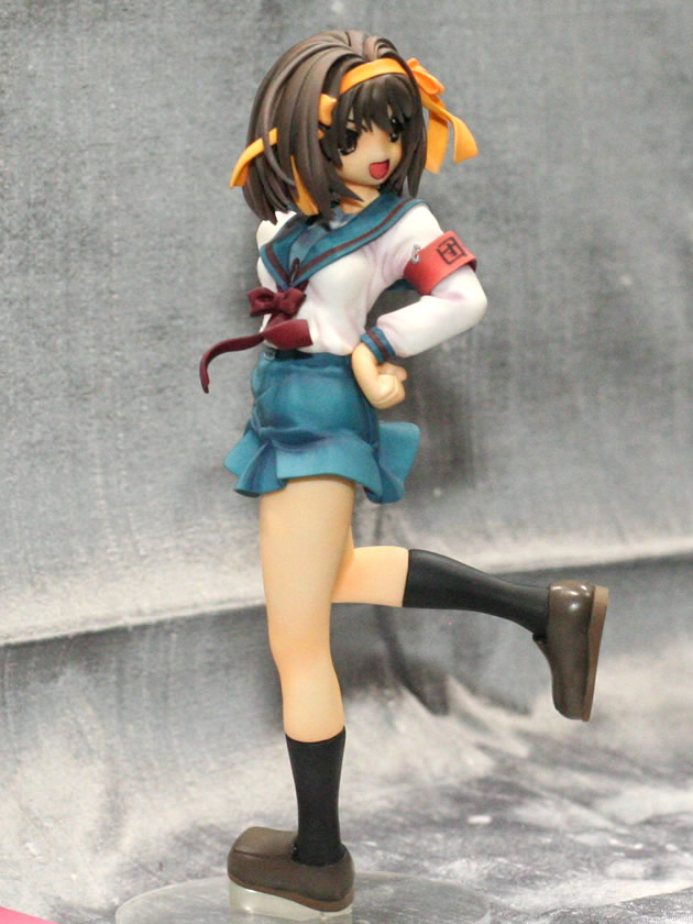 suzumiya haruhi, suzumiya haruhi no yuuutsu, wonder festival, wonder festival 2007, photo (medium), 00s, armband, brown hair, figure, figure (medium), school uniform, serafuku, short hair, solo
