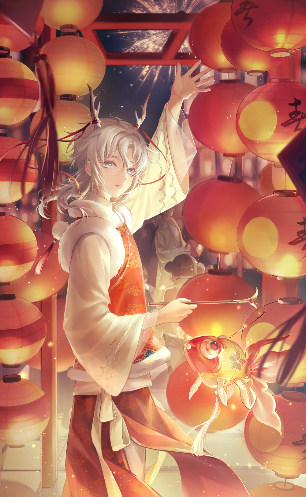 nikki (series), shining nikki, artist request, game cg, highres, official art, 1boy, aerial fireworks, arm up, blue eyes, chinese clothes, collared shirt, cowboy shot, dragon boy, dragon horns, festival, fireworks, fish, floating hair, fur-trimmed vest, fur trim, goldfish, grey hair, hair between eyes, high collar, holding, holding lantern, horn ornament, horn ribbon, horns, lantern, light particles, long hair, long skirt, long sleeves, luming, male focus, night, outdoors, pants, paper lantern, parted lips, people, pom pom (clothes), reaching, red ribbon, red skirt, red vest, ribbon, shirt, skirt, solo, standing, tassel, torii, vest, waist ribbon, white horns, white pants, white ribbon, white shirt, wide sleeves