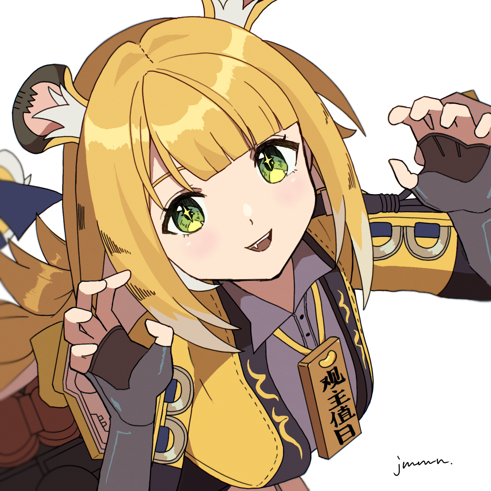 jimamon, ju fufu, zenless zone zero, highres, 1girl, animal ear fluff, animal ears, blonde hair, colored inner hair, fingerless gloves, gloves, green eyes, long hair, looking at viewer, multicolored hair, open mouth, shirt, shorts, smile, solo, tail, thigh strap, tiger ears, tiger girl, tiger tail, white hair