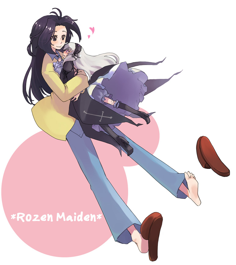 murai shinobu, kakizaki megu, suigintou, rozen maiden, 00s, barefoot, black hair, blush, feet, heart, hug, long hair, slippers, smile