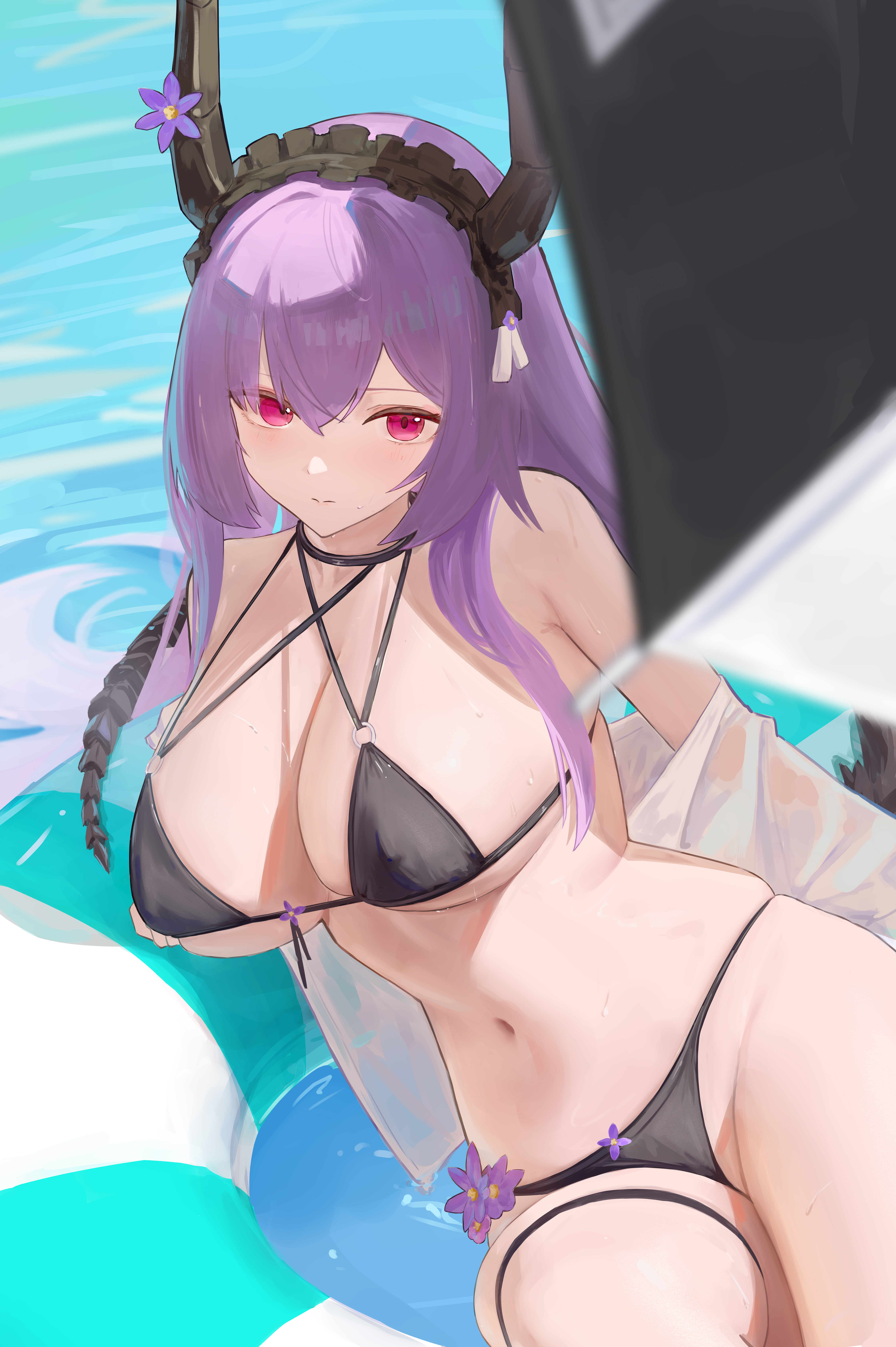 ciexbiet, typhon (arknights), arknights, absurdres, highres, 1girl, alternate costume, bare shoulders, bikini, black bikini, black hairband, black horns, black umbrella, breasts, cleavage, closed mouth, flower, frilled hairband, frills, hair between eyes, hair over shoulder, hairband, horn flower, horn ornament, horns, huge breasts, innertube, light blush, long hair, lying, multi-strapped bikini top, multicolored umbrella, navel, o-ring, o-ring top, off shoulder, on innertube, on side, purple flower, purple hair, red eyes, shirt, sidelocks, stomach, string bikini, swim ring, swimsuit, tail, thigh strap, thighs, two-tone umbrella, umbrella, water, water drop, white shirt, white umbrella