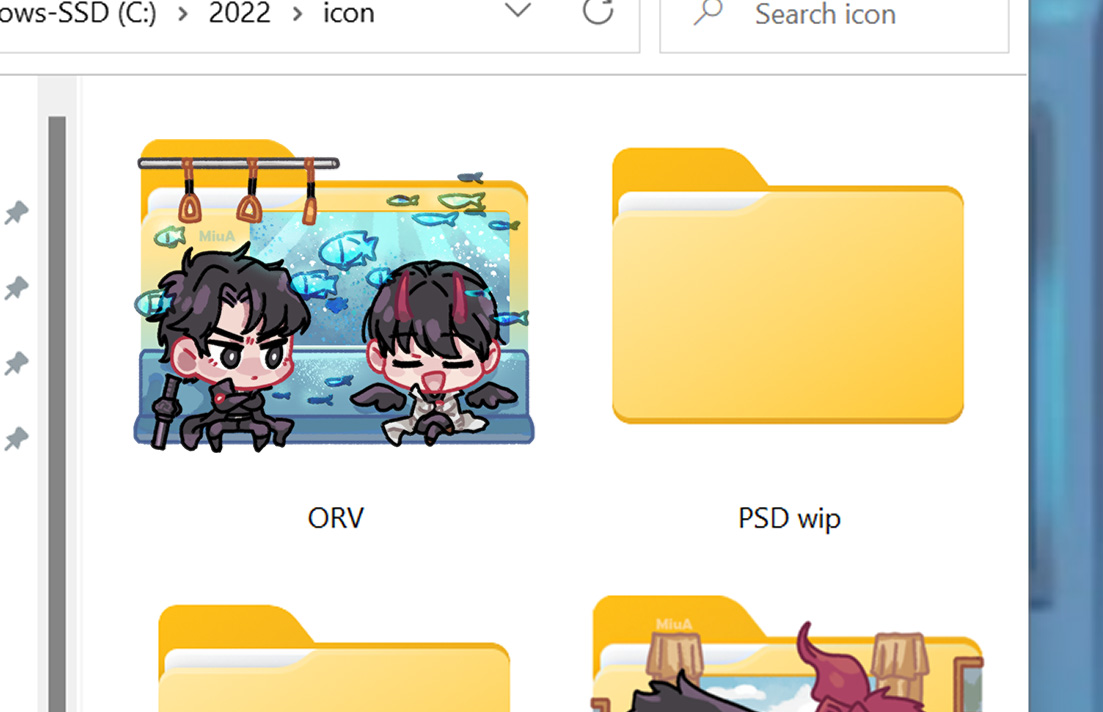 akira yoru, kim dokja, yoo joonghyuk, omniscient reader's viewpoint, screencap, 2boys, anthias (fish), aquarium, black coat, black eyes, black hair, black wings, bright pupils, chibi, chibi only, coat, crossed arms, crossed legs, curtained hair, demon horns, feathered wings, grin, horns, looking at another, multiple boys, planted, planted sword, planted weapon, short hair, simple fish, sitting, smile, sword, train interior, trout, weapon, white coat, white pupils, wings