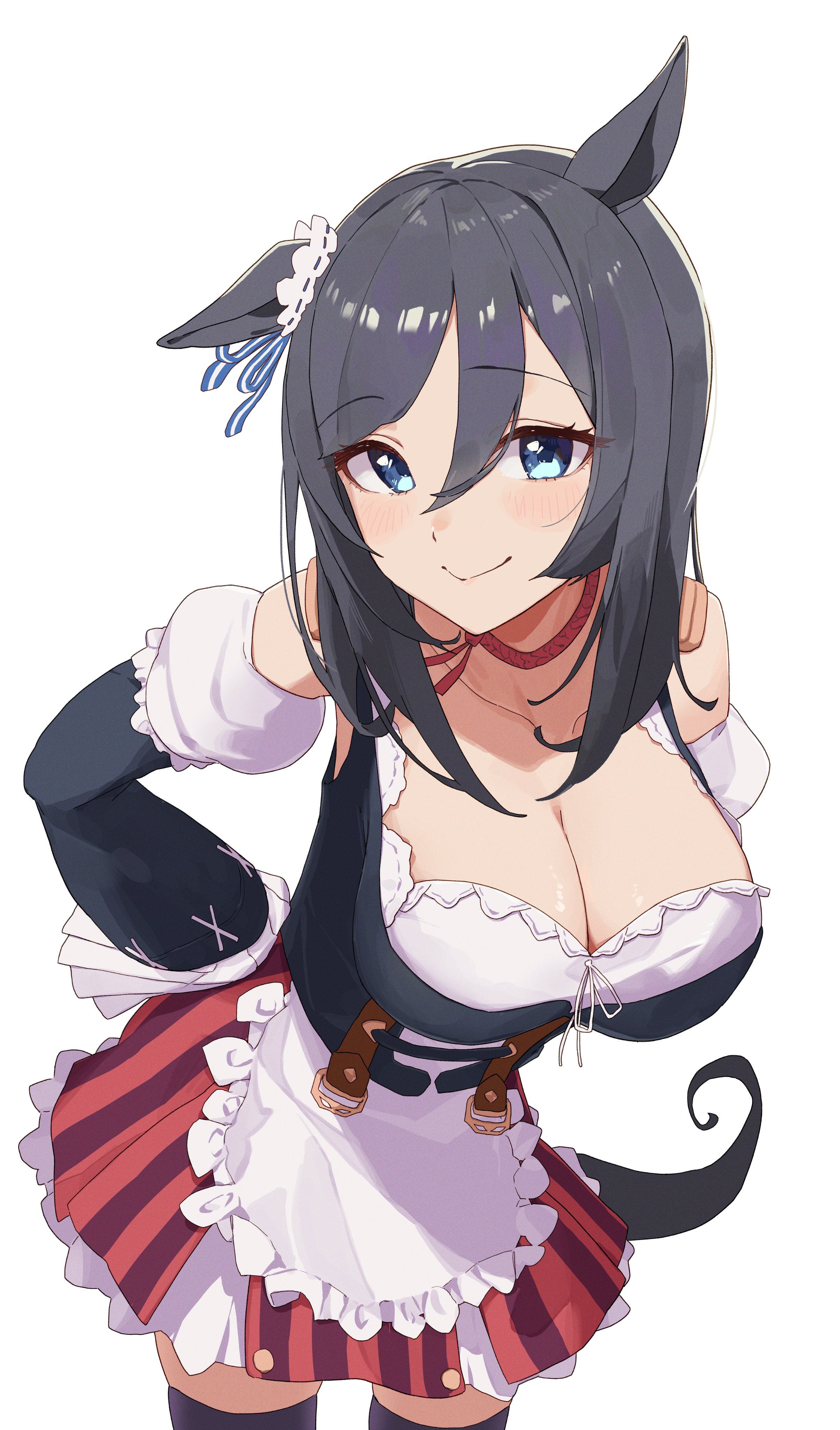 asobi nin, eishin flash (umamusume), umamusume, absurdres, highres, 1girl, animal ears, apron, black hair, black thighhighs, blue eyes, blush, bodice, bow, breasts, choker, cleavage, closed mouth, collarbone, dirndl, ear ornament, ear ribbon, ear scrunchie, german clothes, hair between eyes, horse ears, horse girl, horse tail, large breasts, long sleeves, looking at viewer, medium hair, red choker, red skirt, scrunchie, shirt, simple background, skirt, smile, solo, striped clothes, striped skirt, tail, thighhighs, vertical-striped clothes, vertical-striped skirt, white apron, white background, white scrunchie, white shirt, zettai ryouiki