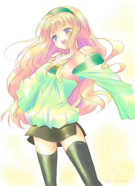 alto seneka, sheryl nome, macross, macross frontier, 00s, blue eyes, long hair, multicolored hair, solo, thighhighs