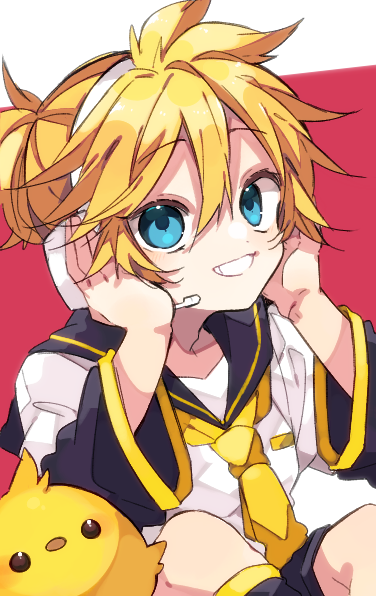 kaho 0102, kagamine len, vocaloid, commentary request, 1boy, arm warmers, bird, black sailor collar, black shorts, blonde hair, blue eyes, double-parted bangs, feet out of frame, grin, hair between eyes, headset, leg warmers, looking at viewer, male focus, necktie, red background, sailor collar, shirt, short hair, short sleeves, shorts, sitting, smile, solo, white shirt, yellow necktie