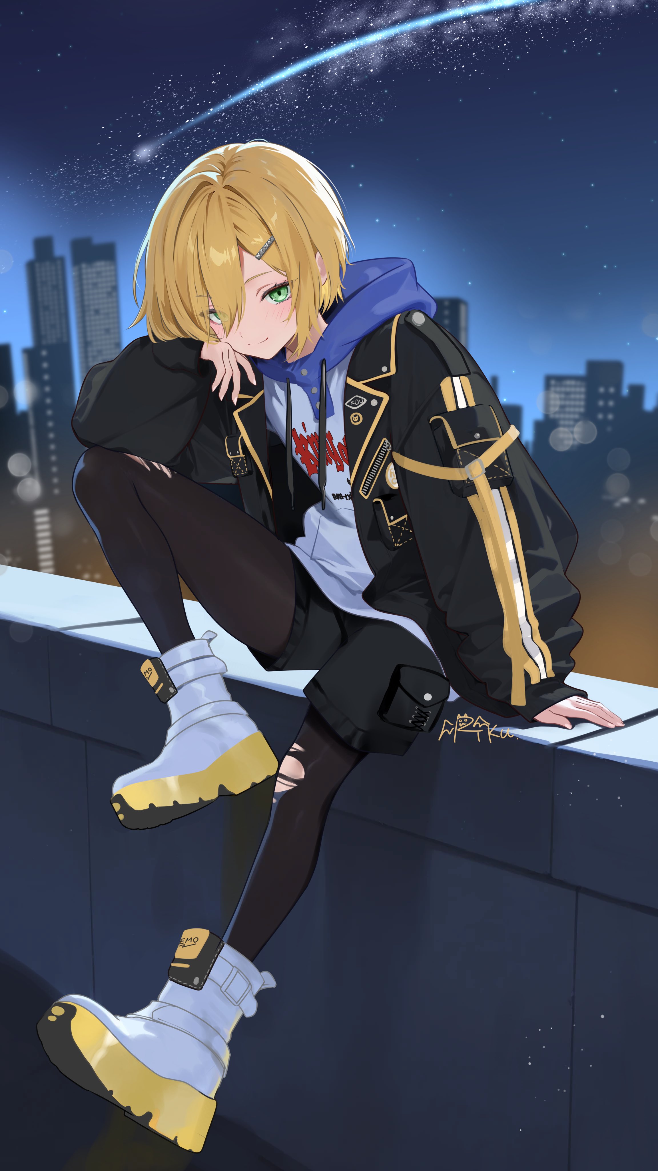 riku (rrr gns), uzuki kou, nijisanji, absurdres, highres, 1boy, black jacket, black pantyhose, black shorts, blonde hair, cityscape, drawstring, full body, green eyes, hair ornament, hairclip, hood, hood down, hoodie, jacket, looking at viewer, male focus, night, night sky, official alternate costume, open clothes, open jacket, pantyhose, shooting star, short hair, shorts, signature, sitting, sky, smile, solo, star (sky), starry sky, torn clothes, torn pantyhose, uzuki kou (5th costume), virtual youtuber