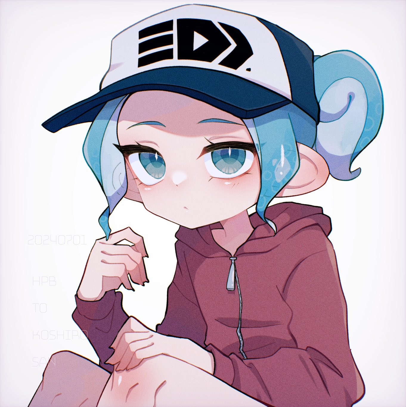 aheruk, octoling girl, octoling player character, nintendo, splatoon (series), splatoon 3, commentary, highres, symbol-only commentary, 1girl, baseball cap, blue eyes, blue hair, bright pupils, closed mouth, eyelashes, hat, jacket, looking at viewer, medium hair, octoling, ponytail, print hat, red jacket, simple background, sitting, sleeves past wrists, solo, tentacle hair, white background, white pupils, zipper, zipper pull tab