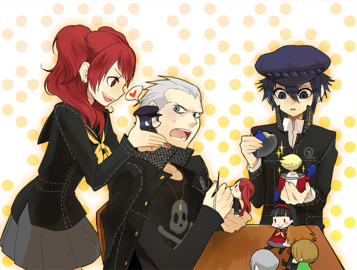 darao, dro, amagi yukiko, hanamura yousuke, kujikawa rise, kuma (persona 4), narukami yu, satonaka chie, shirogane naoto, tatsumi kanji, atlus, persona, persona 4, bad id, bad pixiv id, 1boy, 2girls, androgynous, character doll, chibi, doll, hat, long hair, multiple girls, newsboy cap, red hair, reverse trap, short hair, stuffed toy