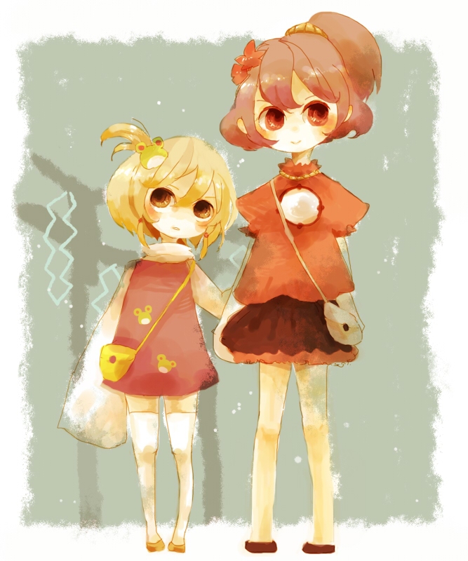 az, azuma aya, moriya suwako, yasaka kanako, touhou, 2girls, alternate hairstyle, blonde hair, blush, brown eyes, brown hair, chibi, female focus, multiple girls, oversized clothes, pouch, red eyes, short hair, side ponytail, standing, thighhighs, wide sleeves