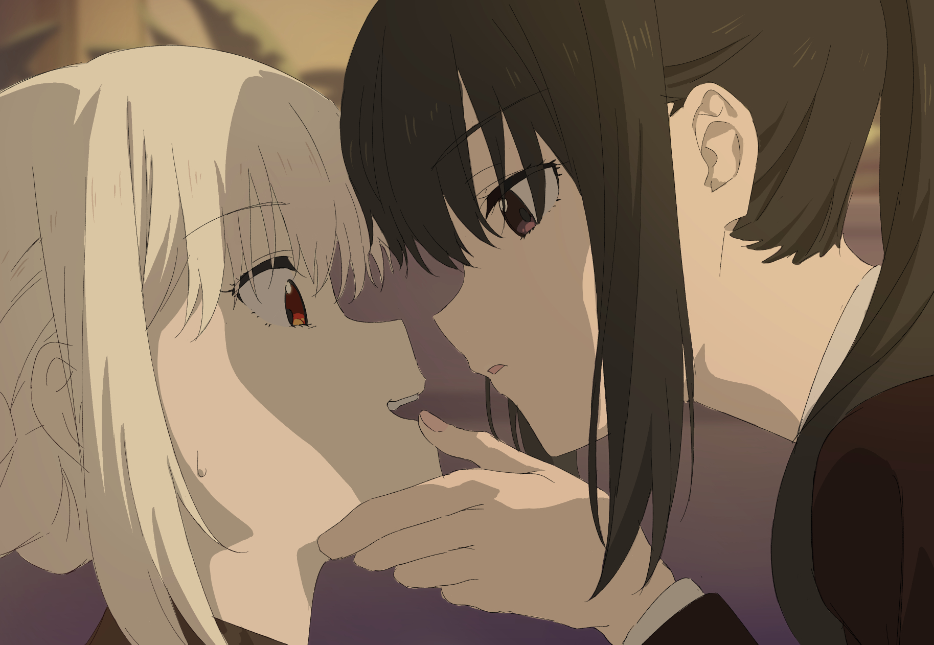 meyer carthlate, inoue takina, nishikigi chisato, lycoris recoil, commentary request, highres, 2girls, black eyes, black hair, black shirt, blonde hair, eye contact, from side, hand on another's chin, imminent kiss, long hair, long sleeves, looking at another, multiple girls, open mouth, parted lips, ponytail, red eyes, shirt, short hair, sidelocks, sideways mouth, sweat, yuri