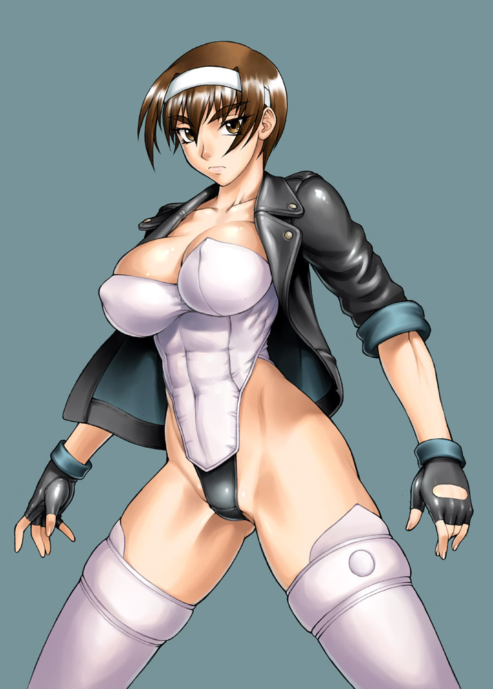 bang-you, kashiwagi azusa, kusanagi motoko, ghost in the shell, ghost in the shell: stand alone complex, kizuato, 1girl, abs, black gloves, black jacket, breasts, brown eyes, brown hair, buttons, cleavage, closed mouth, collarbone, cosplay, covered erect nipples, covered navel, cowboy shot, female focus, fingerless gloves, gloves, grey background, groin, hair between eyes, hairband, highleg, highleg leotard, jacket, kusanagi motoko (cosplay), large breasts, legs apart, leotard, looking at viewer, muscular, open clothes, open jacket, serious, shiny skin, short hair, simple background, skindentation, solo, standing, strapless, strapless leotard, thick eyebrows, thighhighs, thighs, toned, toned female, white leotard, white thighhighs