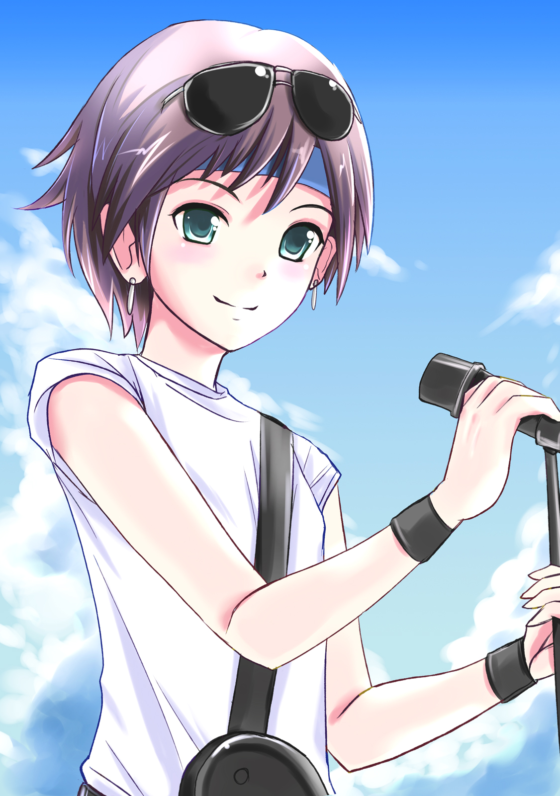 suishin (18m), suishin (pixiv54529), kikuchi makoto, idolmaster, idolmaster (classic), idolmaster 1, highres, 00s, 1girl, brown hair, cloud, day, earrings, female focus, green eyes, headband, jewelry, microphone, microphone stand, shirt, short hair, sky, smile, solo, sunglasses, t-shirt