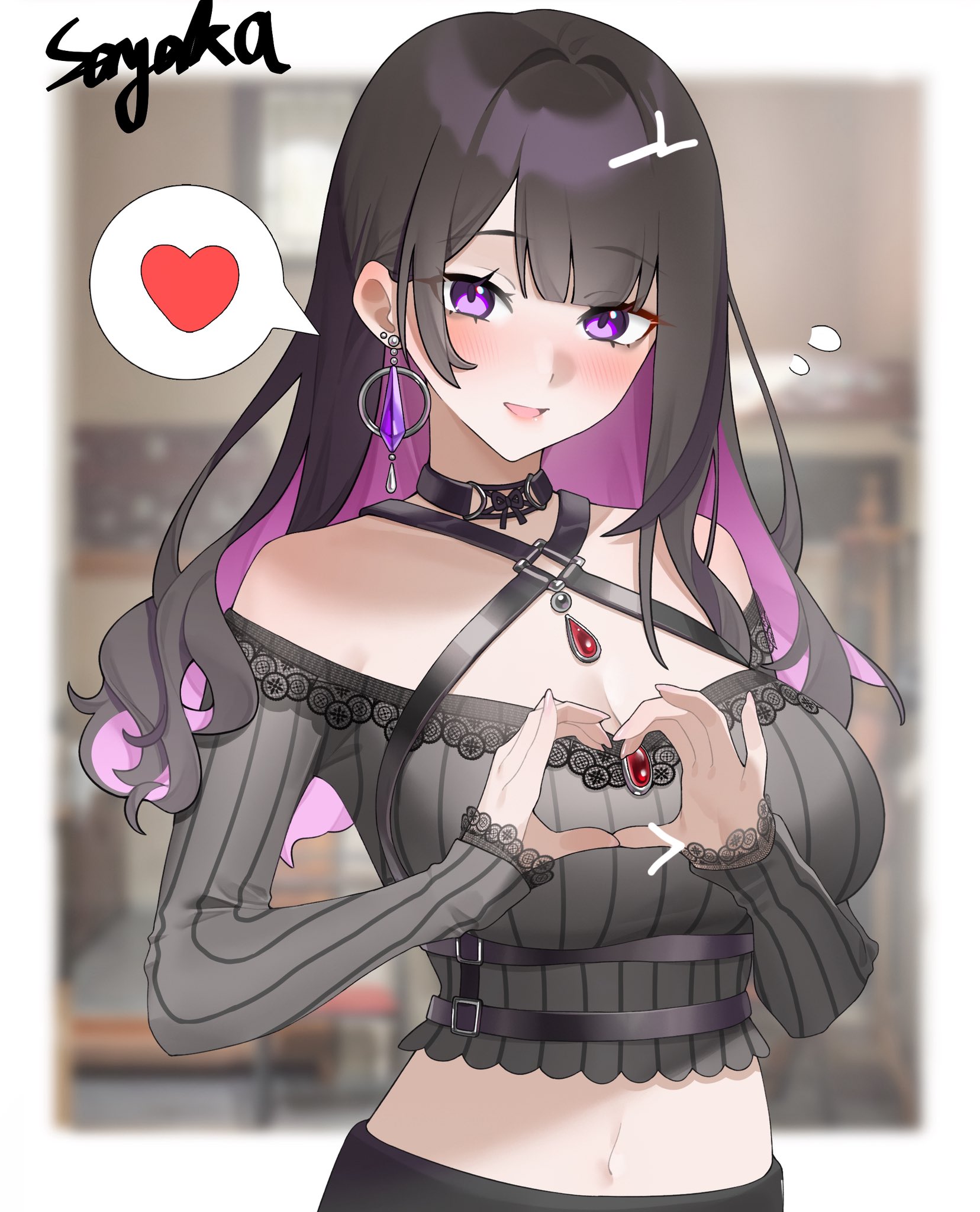 koinoya mai, highres, 1girl, artist name, black hair, blurry, blurry background, blush, breasts, chest harness, cleavage, colored inner hair, earrings, flying sweatdrops, harness, heart, heart hands, jewelry, jiangyan sayaka, long hair, long sleeves, midriff, multicolored hair, navel, off shoulder, open mouth, purple eyes, purple hair, ribbed shirt, shirt, smile, solo, spoken heart, virtual youtuber, vkano